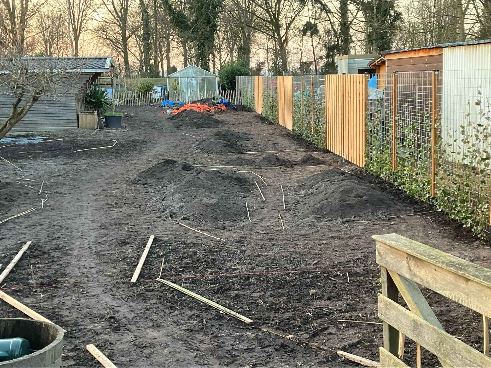 Bermen, compost bult wordt langzaam kleiner.jpeg